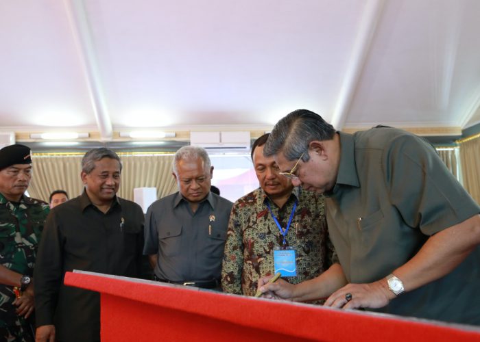 President Susilo Bambang Yudhoyono Authorized UPNVJT to Become a State University